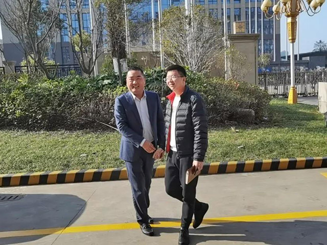 新春伊始，，，，，，，龙湾区空港管委会向导率队莅临集团走访慰问